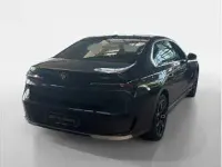 Neu BMW 740 300 PS (220 kW) 2026 Grau (sophistograu brillanteffekt metalli) Limousine