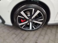 Gebraucht VW Golf GTE 272 PS (200 kW) 2025 Oryxweiß perlmutteffekt Limousine