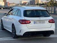 Gebraucht Mercedes C300 AMG 258 PS (189 kW) 2019 Weiß Kombi
