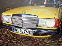 Gebraucht Mercedes 230 109 PS (80 kW) 1980 Gelb Limousine