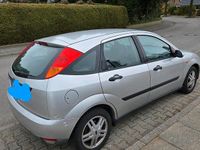 Gebraucht Ford Focus 100 PS (73 kW) 2002 Silber Kleinwagen