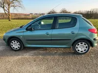 Gebraucht Peugeot 206 60 PS (44 kW) 2001 Grün Kleinwagen