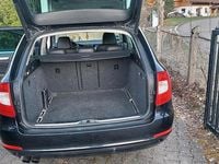 Gebraucht Skoda Superb 140 PS (102 kW) 2011 Schwarz Kombi