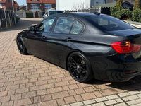 Gebraucht BMW 320 Sport Line 184 PS (135 kW) 2012 Schwarz Limousine
