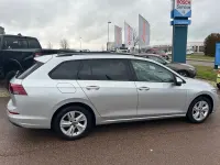 Gebraucht VW Golf VIII 110 PS (80 kW) 2023 Silber Kombi