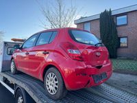 Gebraucht Hyundai i20 77 PS (56 kW) 2009 Rot Kleinwagen