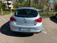 Gebraucht Opel Astra 131 PS (96 kW) 2014 Grau Limousine