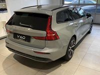 Gebraucht Volvo V60 Plus 197 PS (144 kW) 2024 Vapour grey Kombi