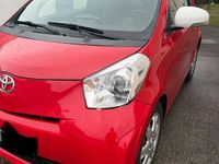 Gebraucht Toyota iQ 68 PS (50 kW) 2014 Rot Kleinwagen