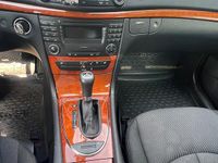 Gebraucht Mercedes E200 184 PS (135 kW) 2007 Silber Limousine