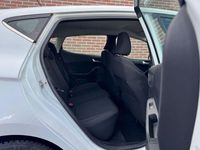 Gebraucht Ford Fiesta Titanium 101 PS (74 kW) 2022 Weiß Kleinwagen