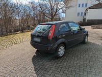 Gebraucht Ford Fiesta 60 PS (44 kW) 2008 Blau Kleinwagen