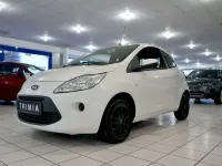 Gebraucht Ford Ka Trend 69 PS (50 kW) 2014 Crystalweiß Kleinwagen