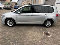 Gebraucht VW Touran Comfortline 150 PS (110 kW) 2017 Silber Van / Kleinbus