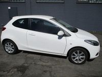 Gebraucht Mazda 2 75 PS (55 kW) 2010 Weiß Kleinwagen
