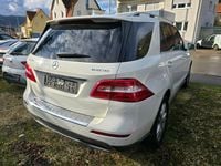 Gebraucht Mercedes ML250 204 PS (150 kW) 2012 Weiß SUV