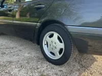 Gebraucht Mercedes C180 122 PS (89 kW) 1994 Schwarz Limousine