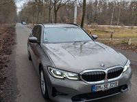 Gebraucht BMW 330e Sport Line 292 PS (214 kW) 2021 Grau Kombi