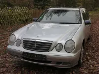 Gebraucht Mercedes E220 Classic 143 PS (105 kW) 2000 Silber Kombi