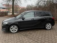 Gebraucht Mercedes B200 136 PS (100 kW) 2017 Schwarz Van / Kleinbus