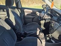 Gebraucht Ford Focus Ghia 131 PS (96 kW) 2003 Silber Kombi