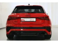 Gebraucht Audi RS3 Ambiente 294 PS (216 kW) 2022 Rot Limousine