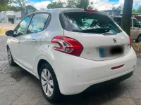 Gebraucht Peugeot 208 68 PS (50 kW) 2014 Weiß Kleinwagen