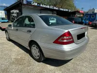 Second-hand Mercedes C200 Classic 116 CP (85 kW) 2002 Argintiu Berlinǎ