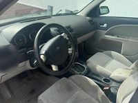 Gebraucht Ford Mondeo 146 PS (107 kW) 2003 Silber Kombi