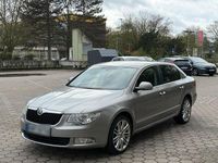 Gebraucht Skoda Superb 170 PS (125 kW) 2012 Grau Limousine