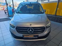 Gebraucht Mercedes T180 Progressive 131 PS (96 kW) 2023 Silber Van / Kleinbus