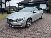 Gebraucht Volvo V60 181 PS (133 kW) 2016 Silber Kombi