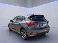 Gebraucht Ford Focus Titanium 125 PS (91 kW) 2024 Magneticgrau metallic Limousine