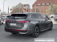 Gebraucht VW Passat R-line 265 PS (194 kW) 2025 Diabasgrau (grau) Kombi