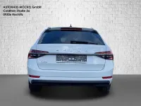Gebraucht Skoda Superb Style 150 PS (110 kW) 2024 Moonweiß perleffekt Kombi
