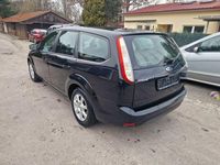 Gebraucht Ford Focus Viva 101 PS (74 kW) 2010 Schwarz Limousine