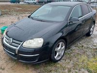 Gebraucht VW Jetta 140 PS (102 kW) 2006 Grau Limousine