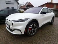 Gebraucht Ford Mustang Mach-E 258 kW (351 PS) 2021 Starweiß metallic SUV
