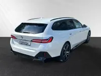 Gebraucht BMW 520 M Sport 208 PS (152 kW) 2025 Mineralweiß metallic Kombi