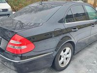Gebraucht Mercedes E220 2005 Schwarz Limousine