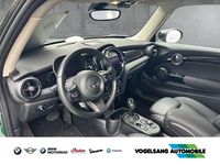 Gebraucht Mini Cooper SE Classic 135 kW (184 PS) 2023 British racing green iv Kleinwagen