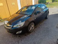 Gebraucht Opel Astra Sport 140 PS (102 kW) 2012 Schwarz Limousine