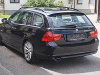 Gebraucht BMW 320 163 PS (119 kW) 2009 Schwarz metallic Kombi