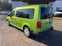 Gebraucht VW Caddy Maxi Trendline 150 PS (110 kW) 2017 Grün Van / Kleinbus