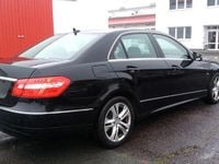 Gebraucht Mercedes E250 Avantgarde 204 PS (150 kW) 2009 Schwarz Limousine