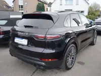 Second-hand Porsche Cayenne 340 CP (250 kW) 2019 Negru SUV