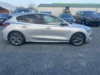Gebraucht Ford Focus ST-Line 125 PS (91 kW) 2023 Silber Limousine