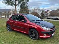 Gebraucht Peugeot 206 109 PS (80 kW) 2002 Rot Limousine