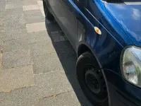 Gebraucht Toyota Yaris 75 PS (55 kW) 2004 Blau Kleinwagen