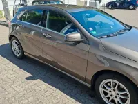 Gebraucht Mercedes A180 Urban 122 PS (89 kW) 2013 Braun Kleinwagen